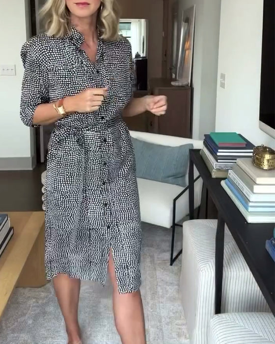 Printet kjole med jakkeslag og knapper