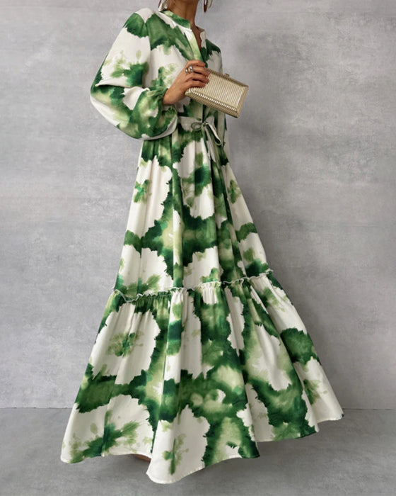 Elegant tie-dye patchwork kjole med ballongermer med snøring