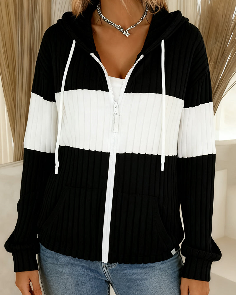 Fargeblokkert Frakk Med Hette Og Glidelås