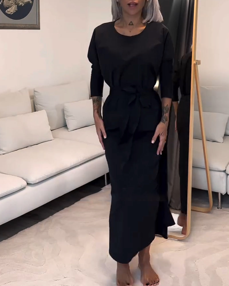 Mote ensfarget plissert kjole med snøring med rund hals