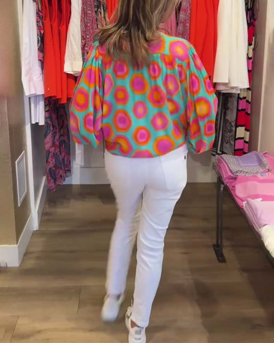 Fargerik skjorte med stativ krage med geometrisk trykk