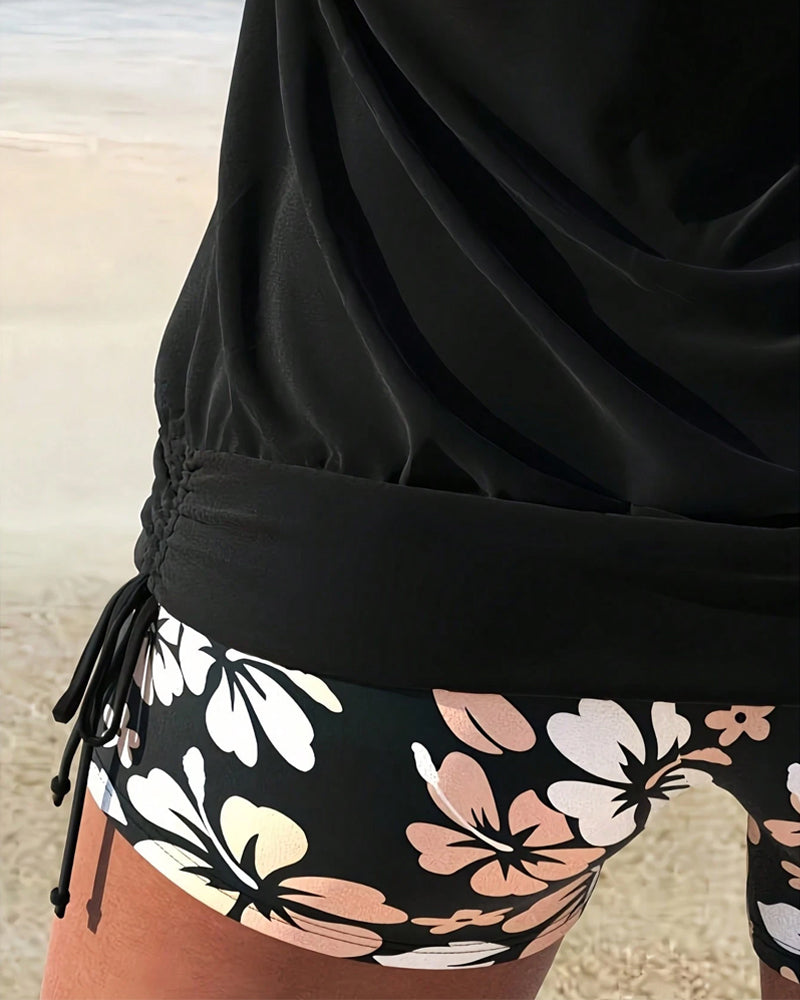 Badebukse Med Blomstermønster, To-Delt Design Og Chic Stemning