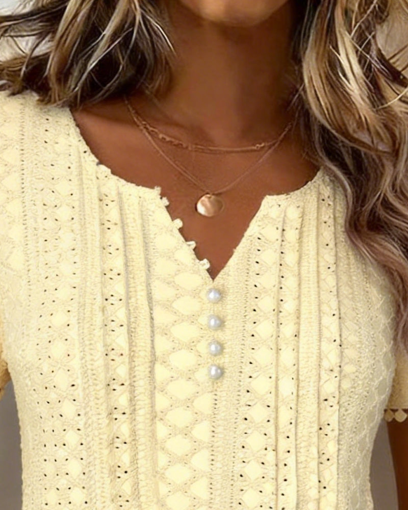 Bluse Med V-Hals Perleknapper Og Blonder