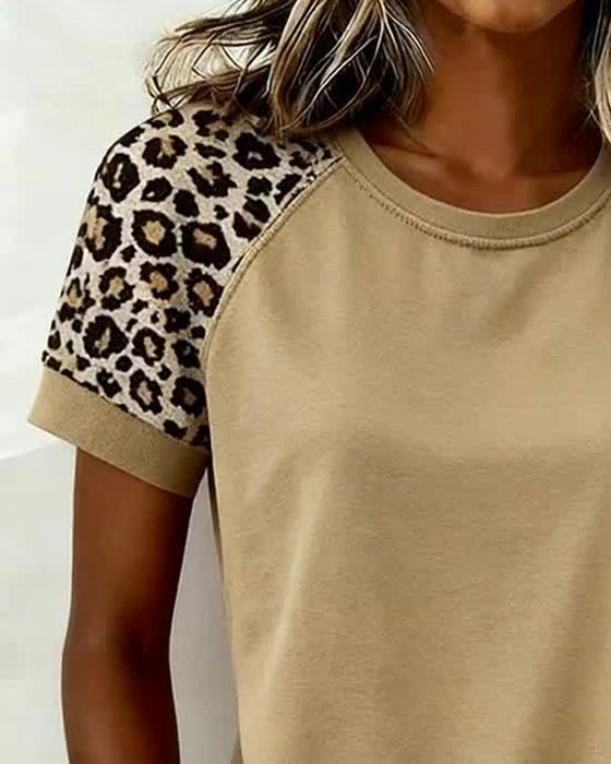 T-skjorte Leopardmønster Fargeblokkert Rund Hals