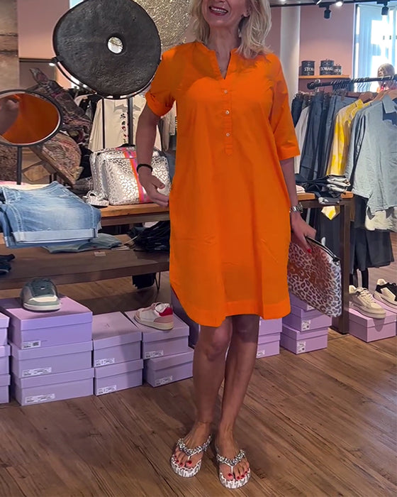 Uformell løs kjole med ensfarget og knapper