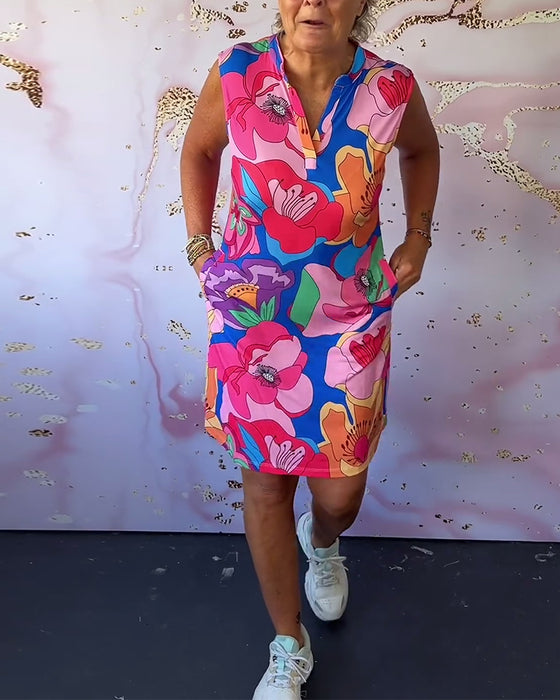 Ermeløs kjole med blomstermønster