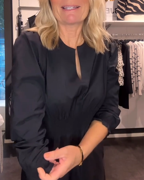 A-Linjekjole Med Pufferm Og Markert Midje