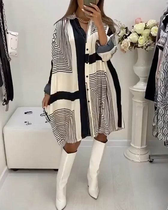 Kjole med knapper og trykk