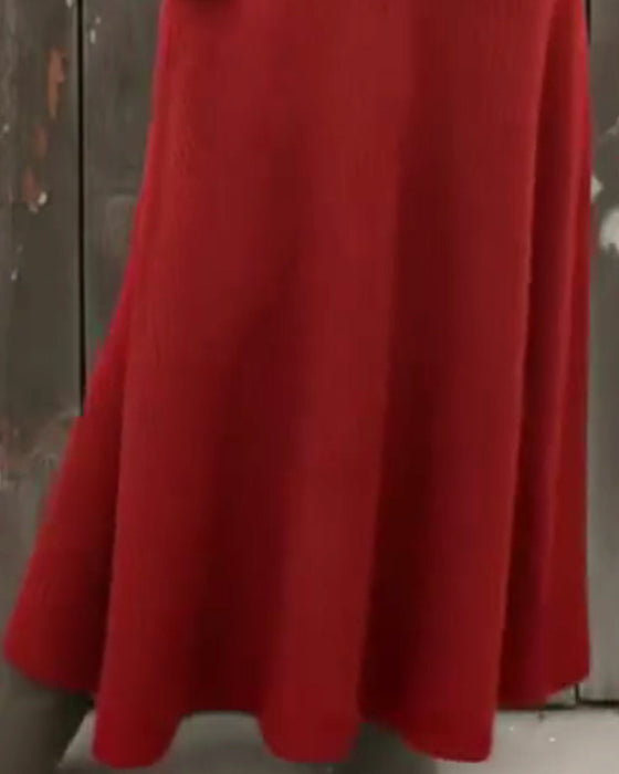 Enfarget Kjole Med Høy Hals Og Stilig Design