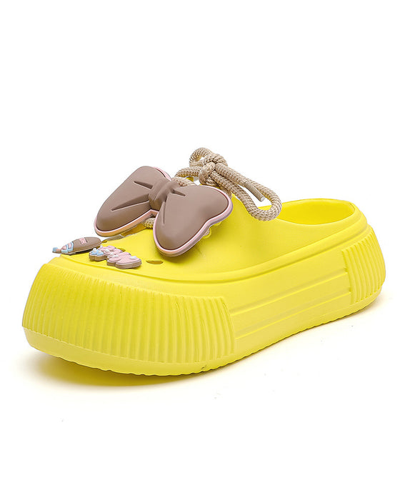 🌴 Dame Pustende Tøfler med Blomsterdekorasjon