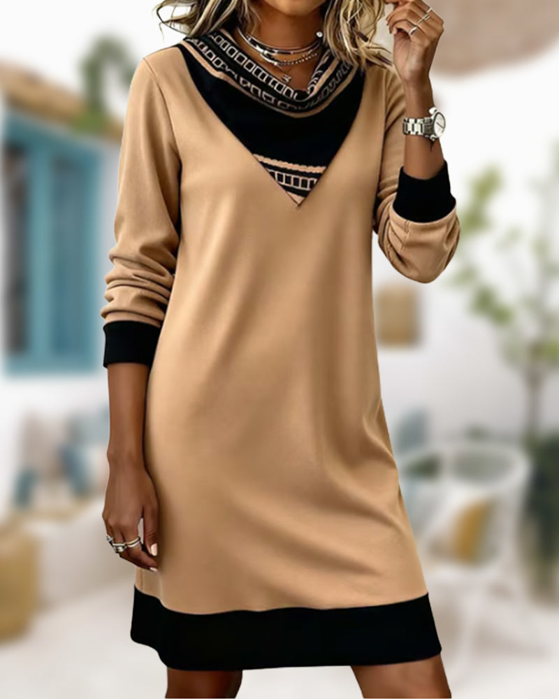 Kjole Med Halsringet Design, Fargeblokkdetalj Och Patchworkkunst