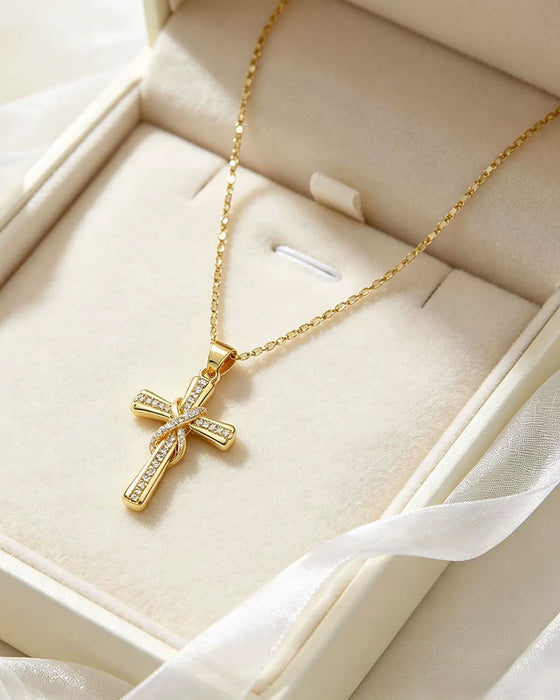 ✝️ Damehalskjede med Glitrende Kors Anheng – Elegant Tvunnet Design For Hverdag & Spesielle Anledninger