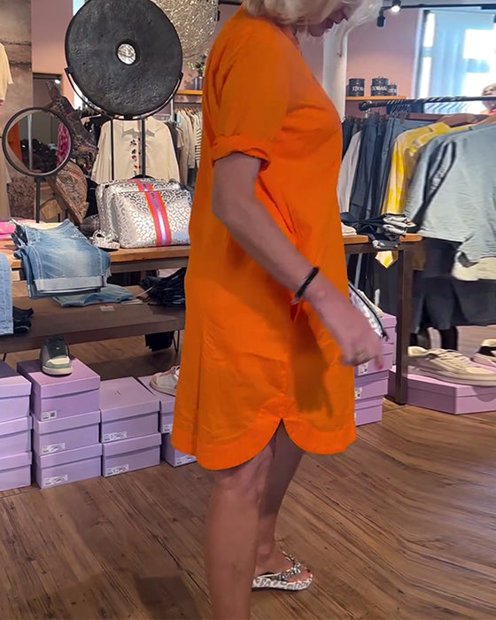 Uformell løs kjole med ensfarget og knapper