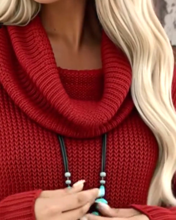 Enfarget Kjole Med Høy Hals Og Stilig Design