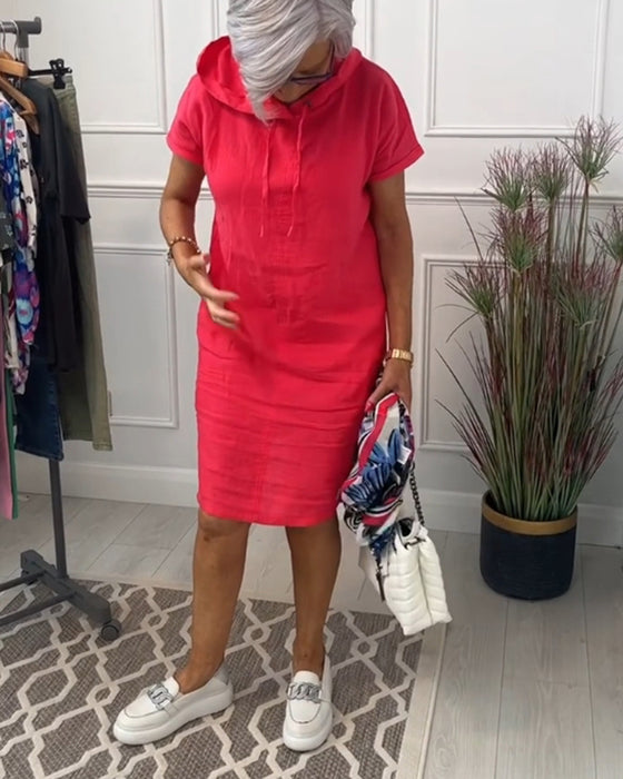 Kortermet avslappet kjole med hette