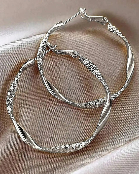 Minimalistisk Uregelmessig Vridd Ring Øredobber Elegant Teksturert Design