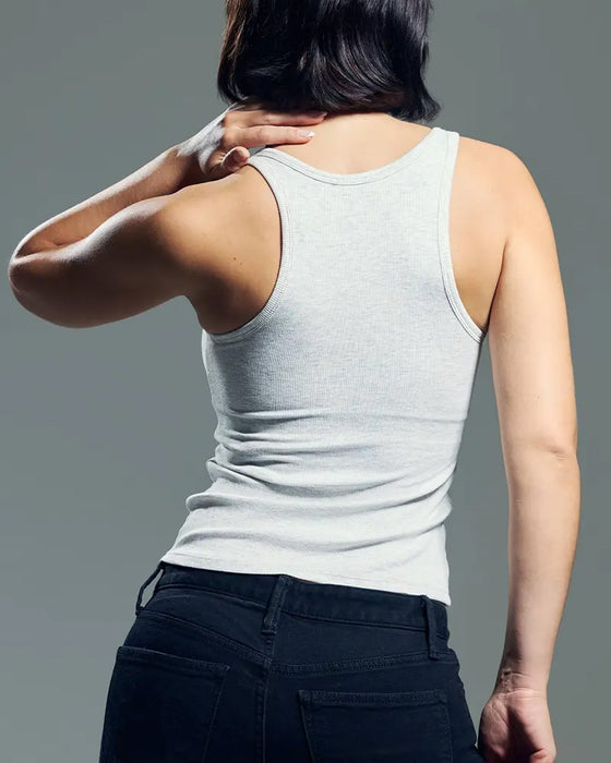Topp U-hals Racerback Ensfarget