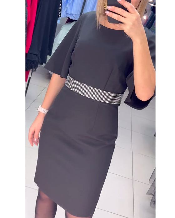 Kjole Rund Hals Utsvingt Halv Erme Midje