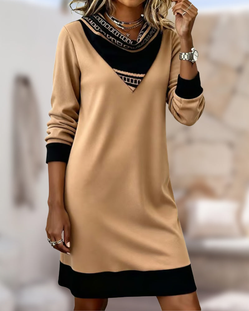 Kjole Med Halsringet Design, Fargeblokkdetalj Och Patchworkkunst