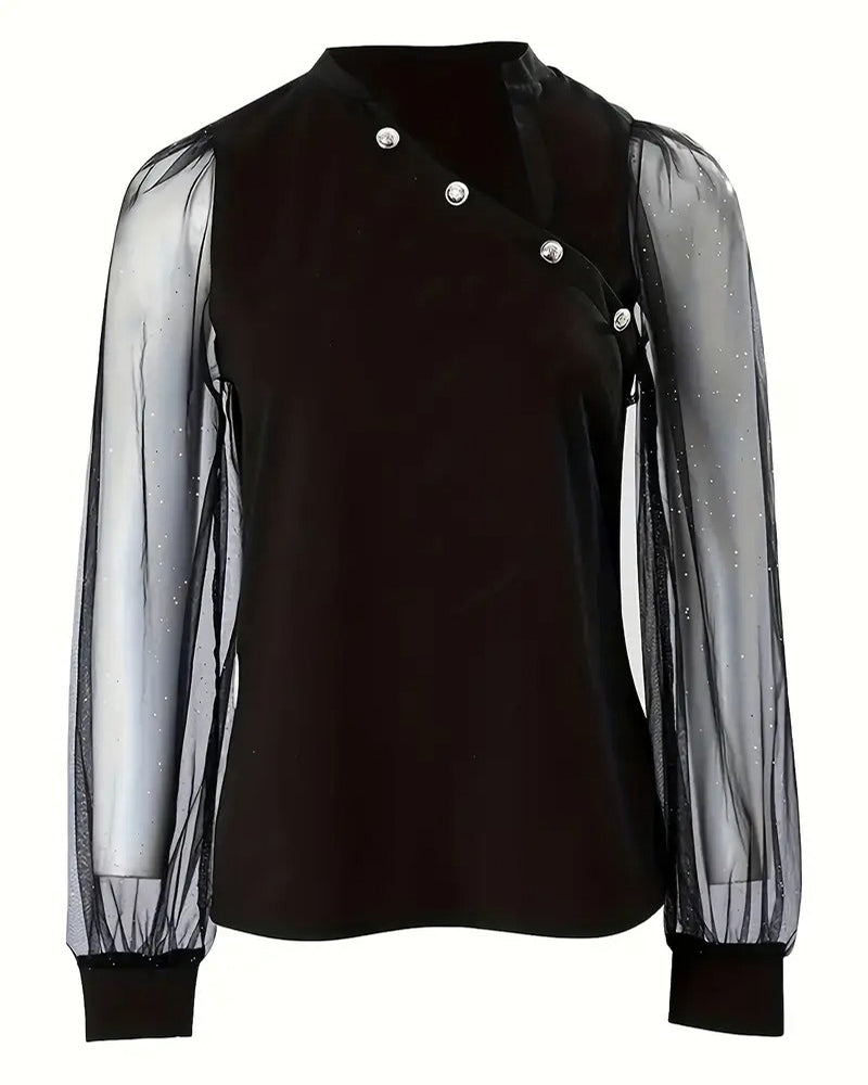 T-skjorte med fasjonable, uregelmessige knapper og lange ermer