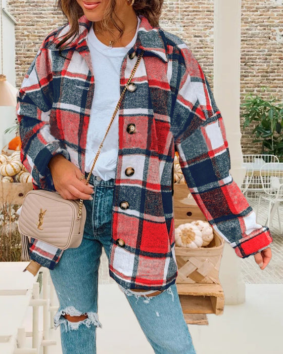 Uformell jakke med rutetetrykk med knapper