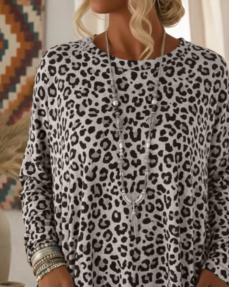 Topp Med Leopardprint Og Rund Hals