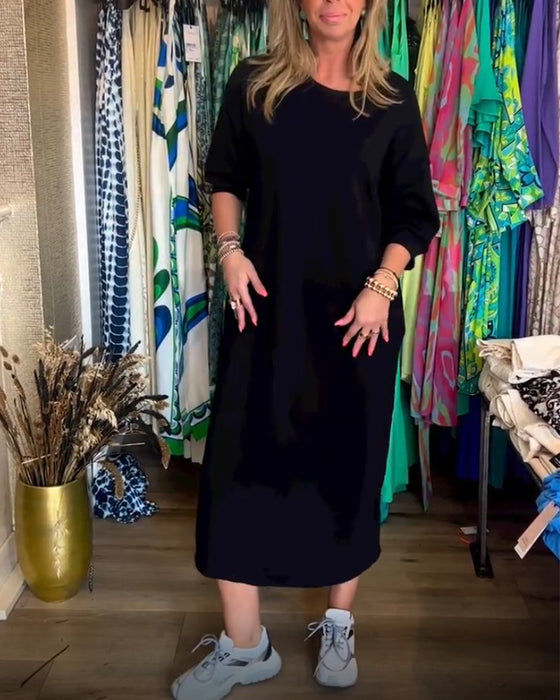 Ensfarget kjole med rund hals