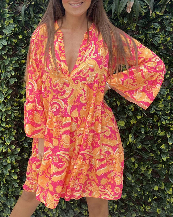 3/4-ermet kjole med v-hals