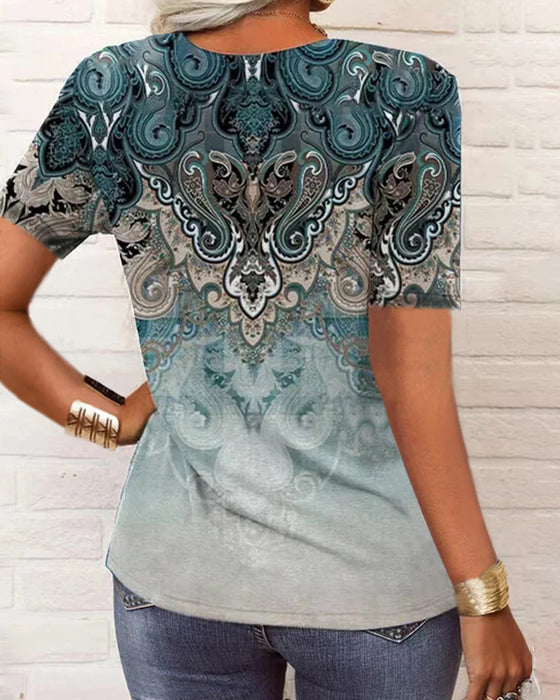 Kortermet t-skjorte med v-hals