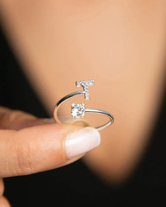 Åpen ring med skrift