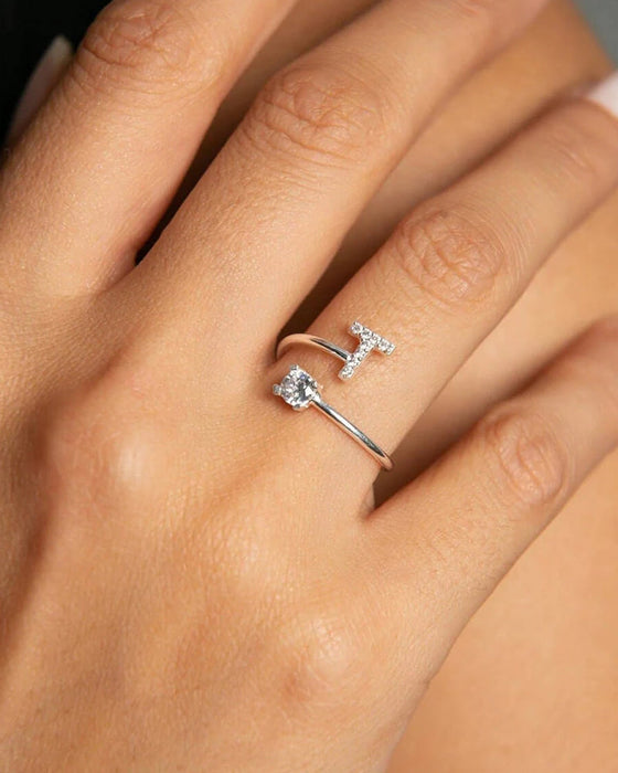 Åpen ring med skrift