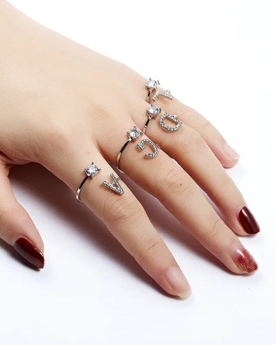 Åpen ring med skrift