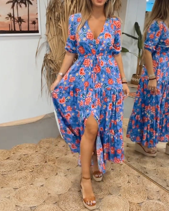 Kjole med rosetrykk og splitt