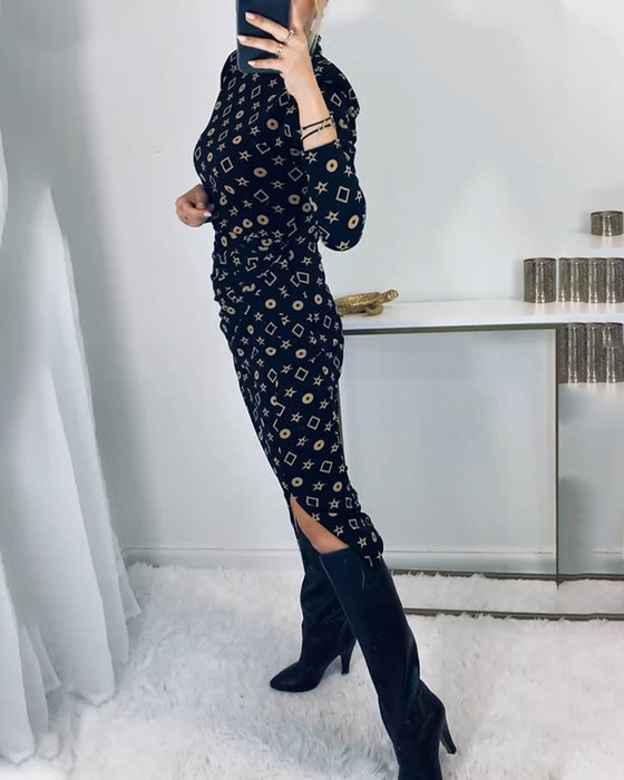 Elegant kjole med geometrisk trykk med høy hals