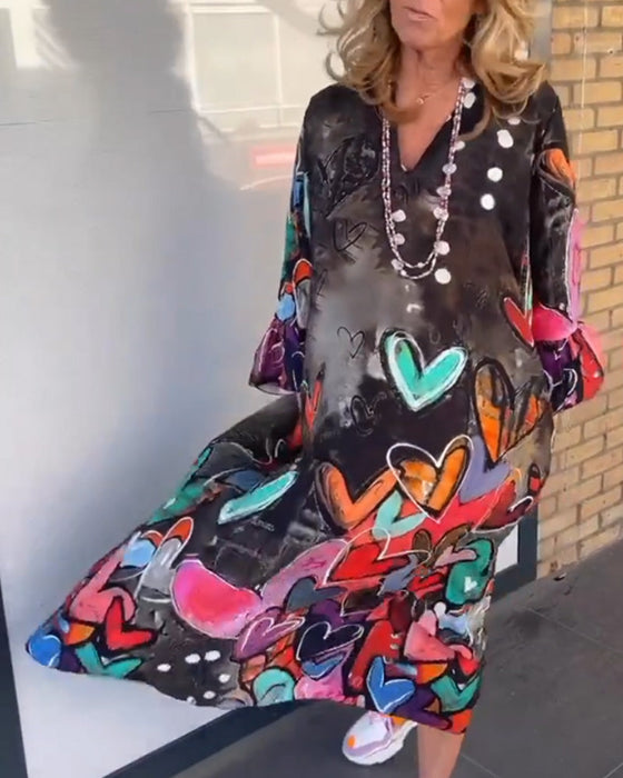 V-hals kjole i hjerteprint med lange ermer