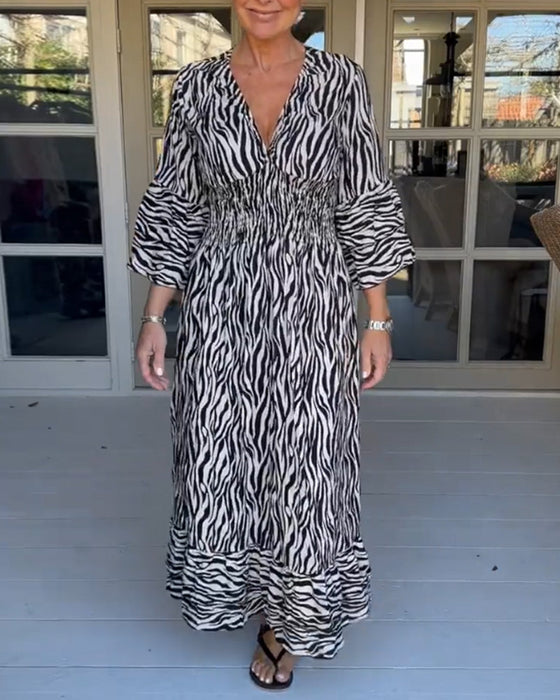 V-hals stripete print kjole