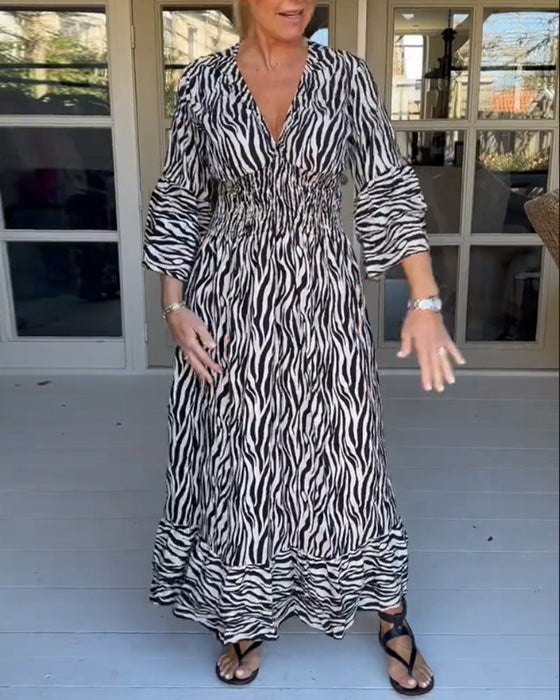 V-hals stripete print kjole