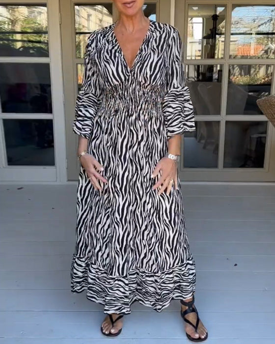 V-hals stripete print kjole