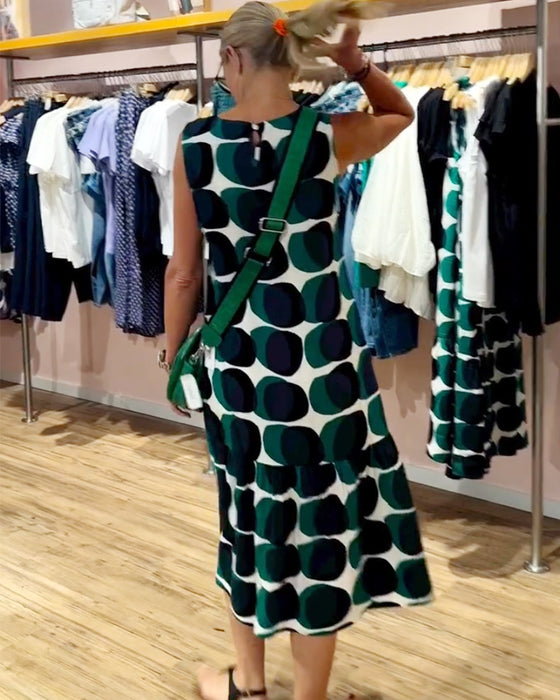 Kjole uten ermer med rund hals og trykk