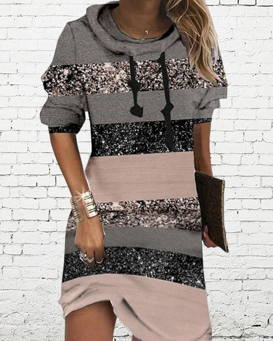 Langermet hettekjole med fargeblokk trykk