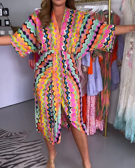 Kjole med v-hals og halve ermer