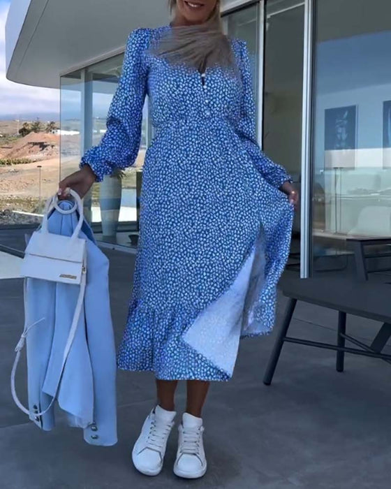 Blomstret patchworkkjole med V-hals