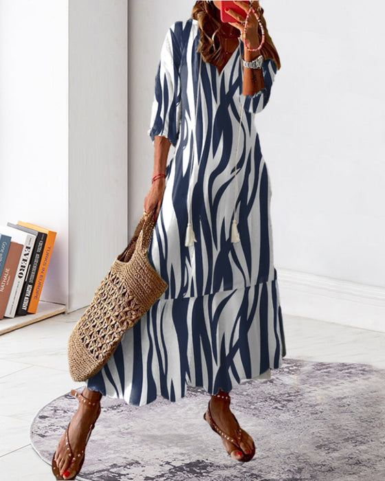 Printet kjole med v-hals