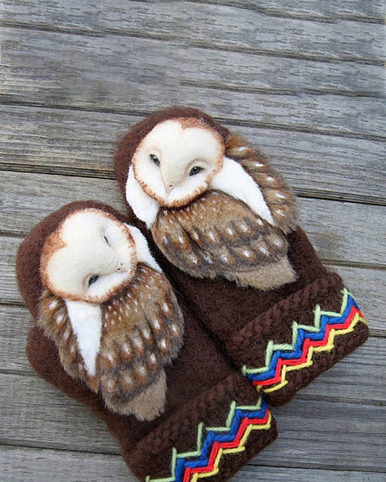 Håndvevde nordiske hansker i ull med ugler