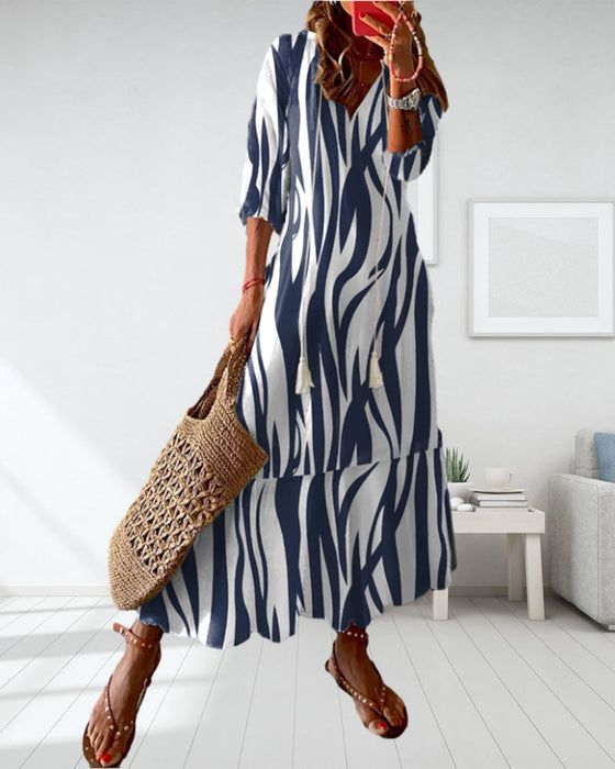 Printet kjole med v-hals