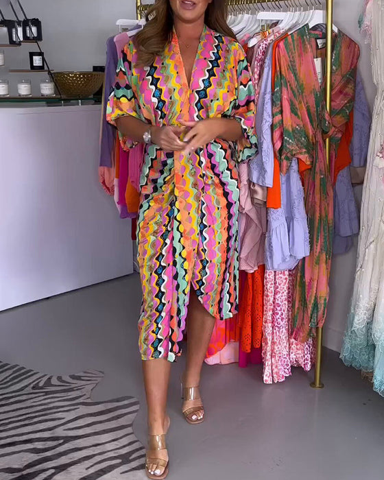 Kjole med v-hals og halve ermer