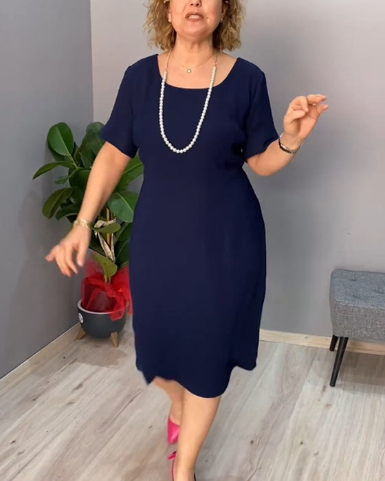 Ensfarget kortermet elegant kjole