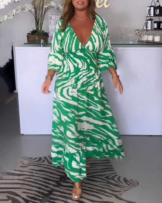 3/4-ermet kjole med v-hals