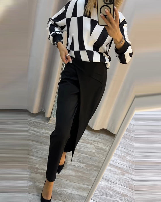 V-print genser med rund hals