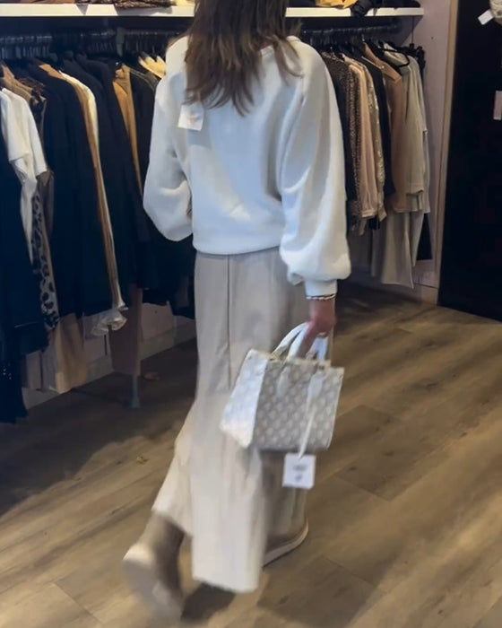 Enkel genser med kalde skuldre